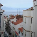 - Grao D' Areia Nazaré